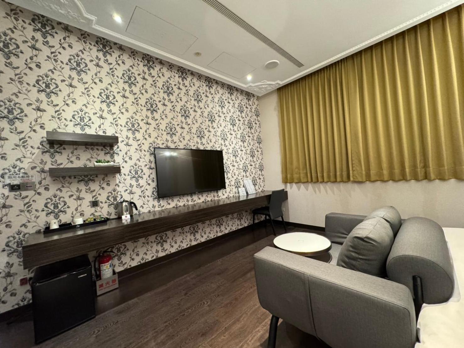 Chen He Spa Motel Lukang Bagian luar foto