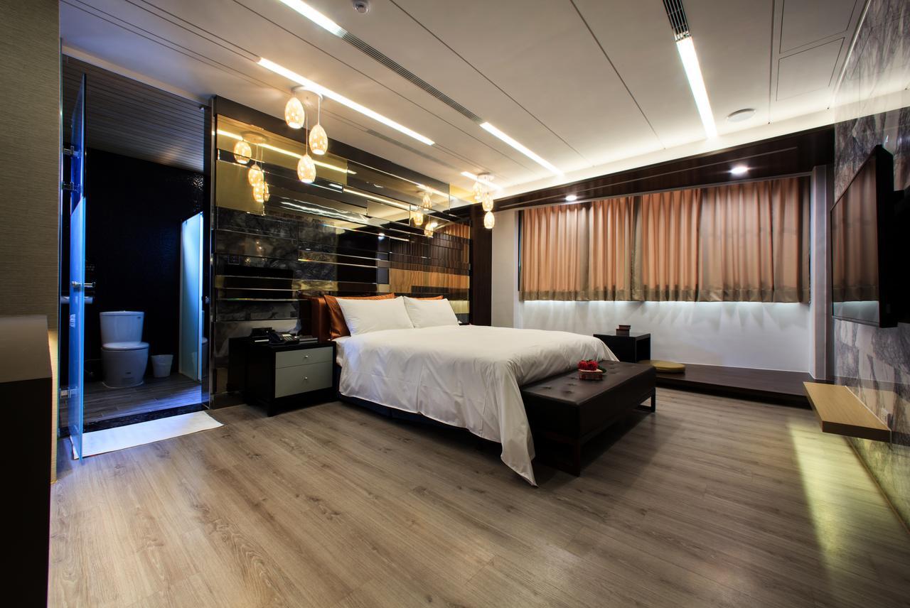 Chen He Spa Motel Lukang Bagian luar foto