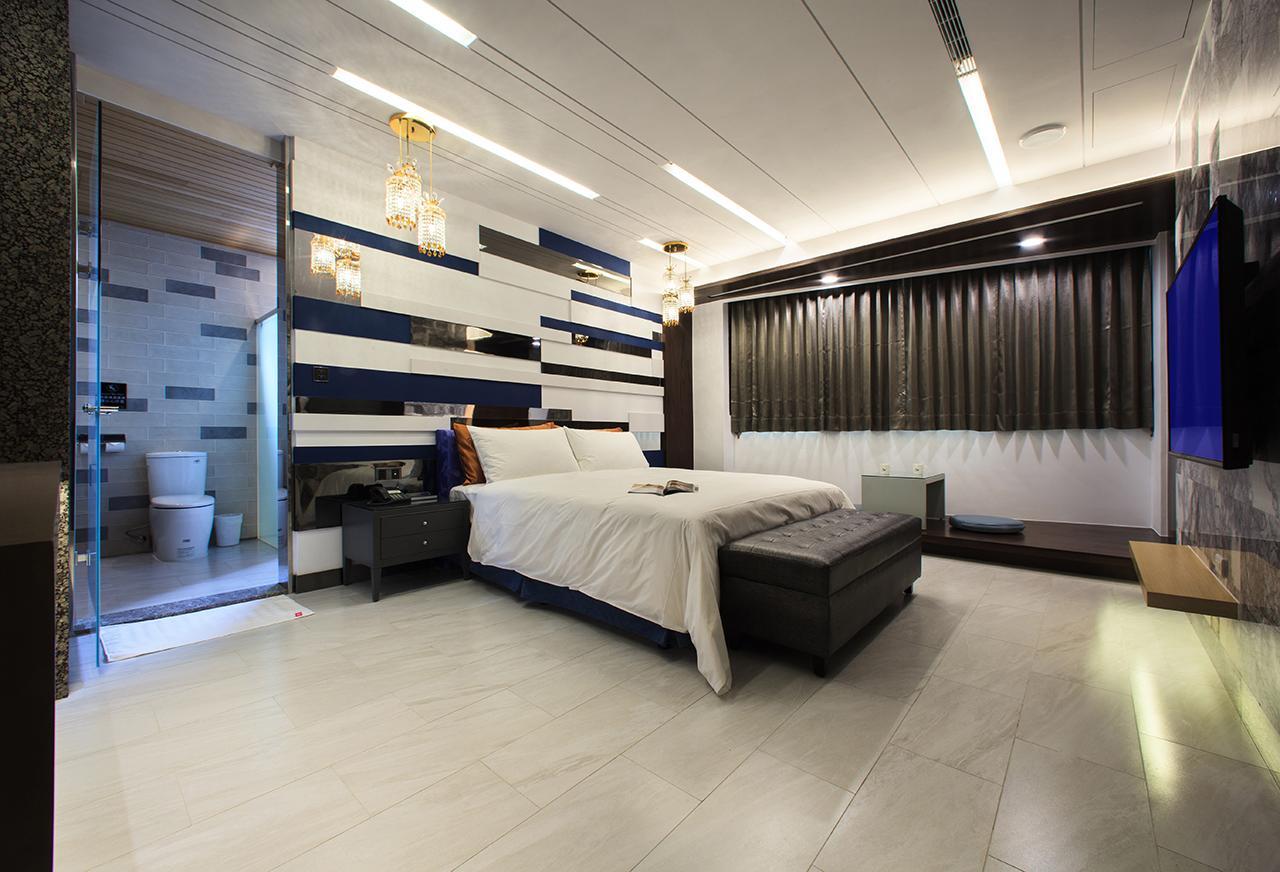 Chen He Spa Motel Lukang Bagian luar foto