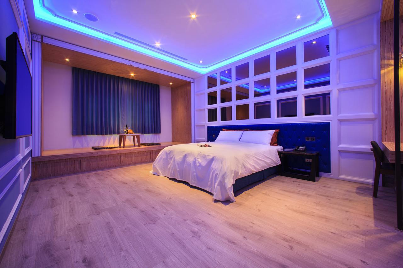 Chen He Spa Motel Lukang Bagian luar foto