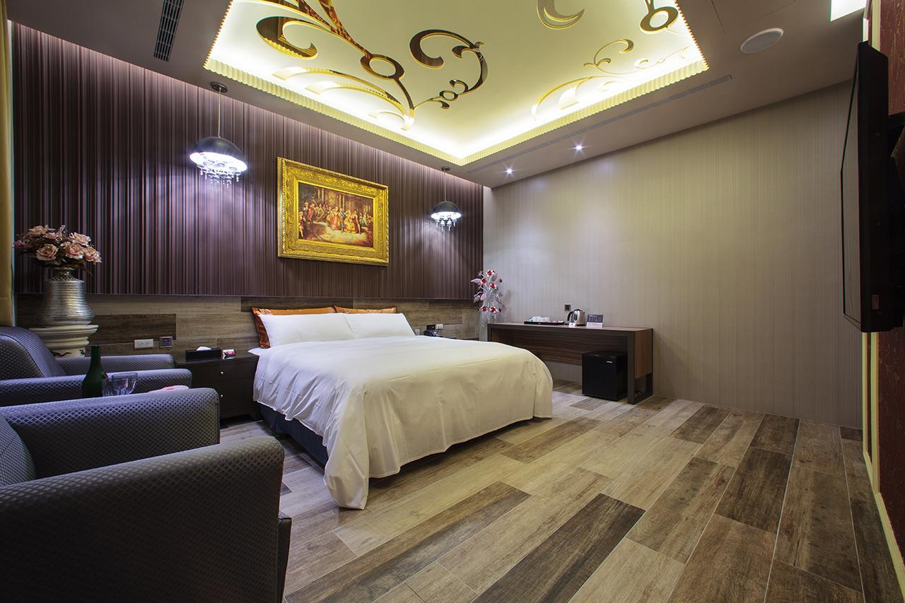 Chen He Spa Motel Lukang Bagian luar foto